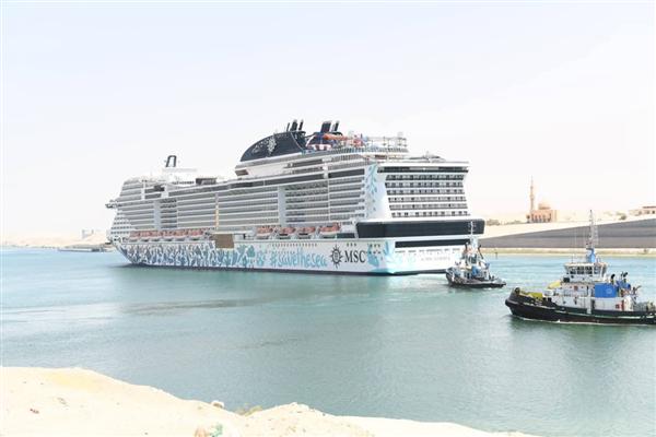 قناة السويس تستقبل واحدة من أكبر السفن السياحية عالميًا في أول عبور لها